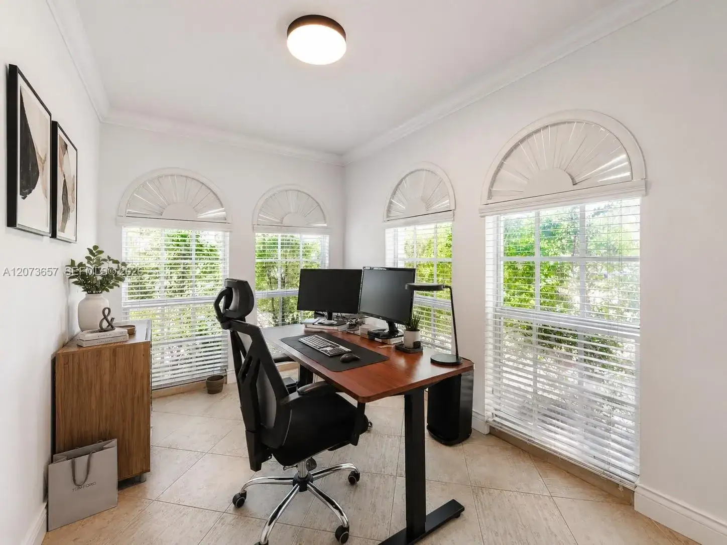 530 NW 31st Av, Miami FL 33125 photo 2