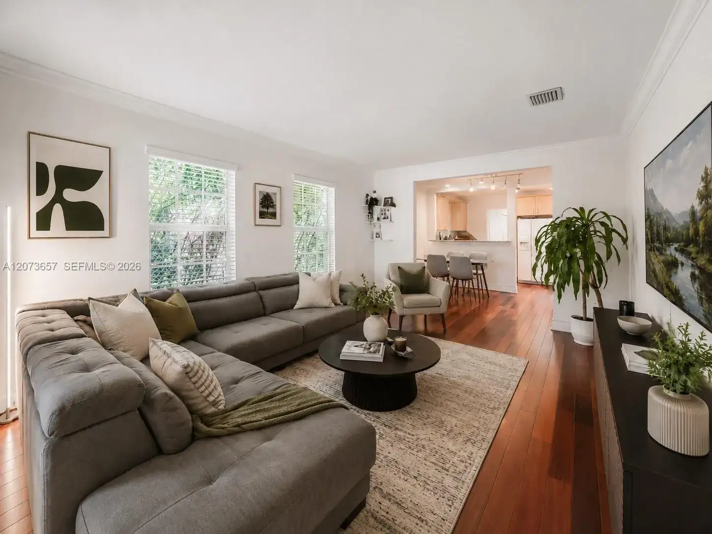530 NW 31st Av, Miami FL 33125 photo 3