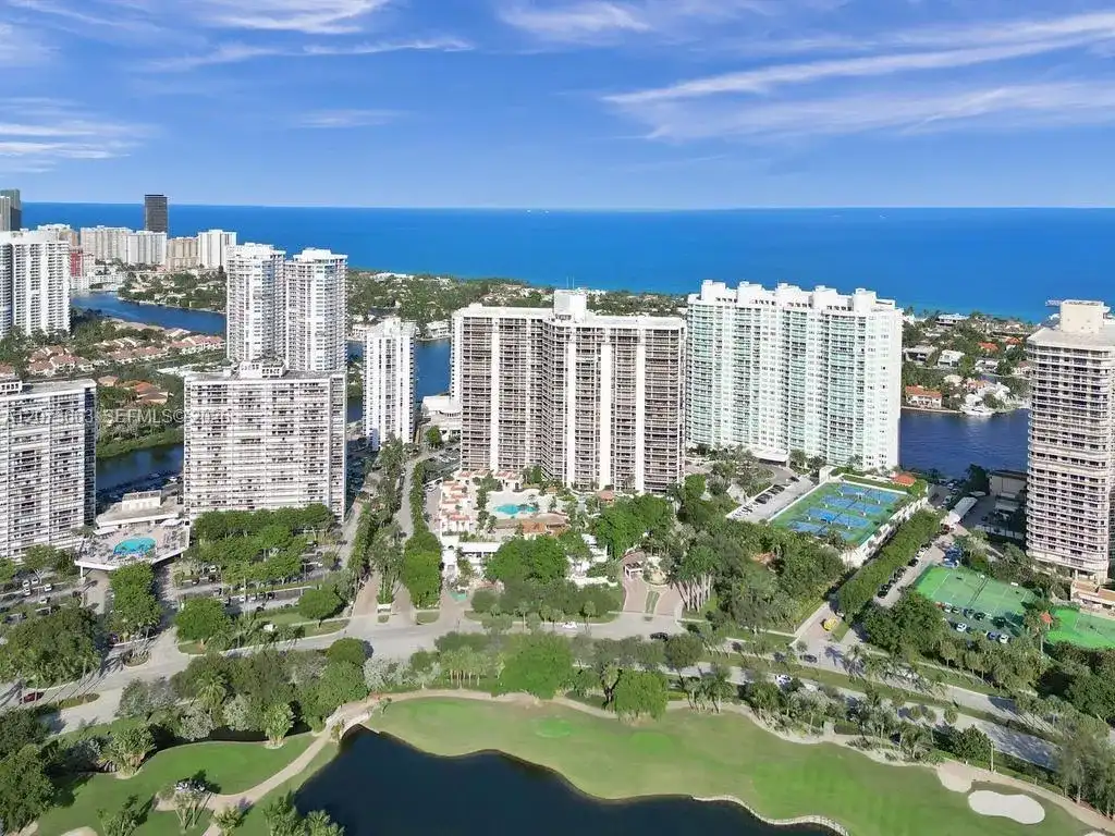 20281 E Country Club Dr # 404, Aventura FL 33180