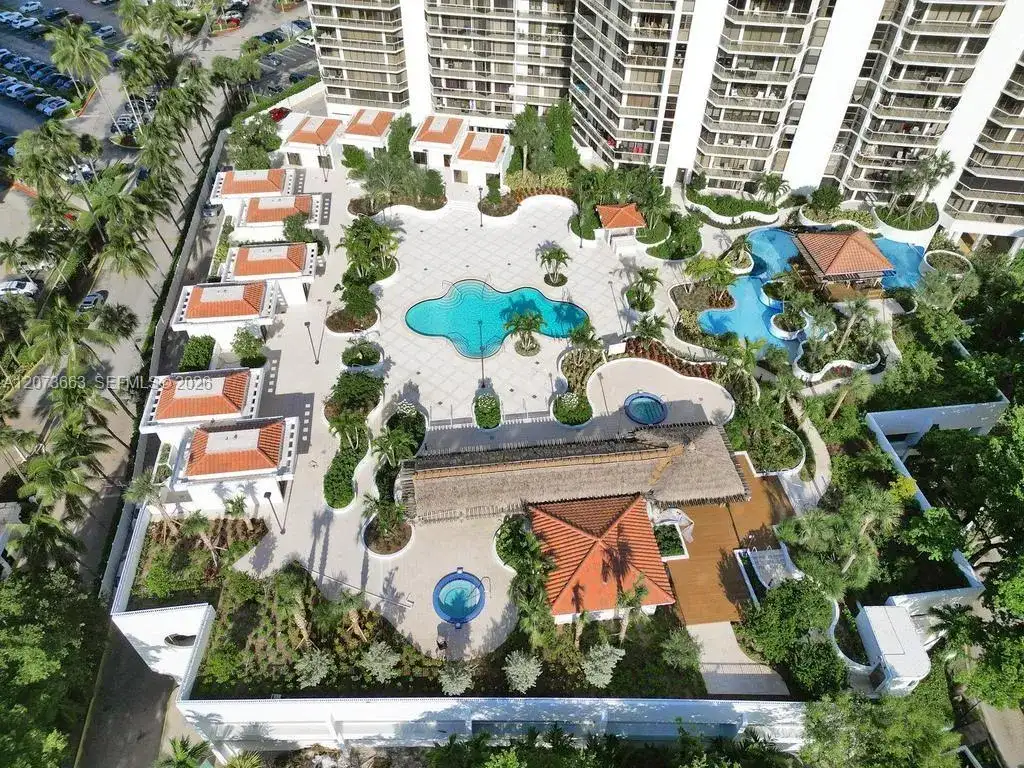 20281 E Country Club Dr # 404, Aventura FL 33180 photo 4