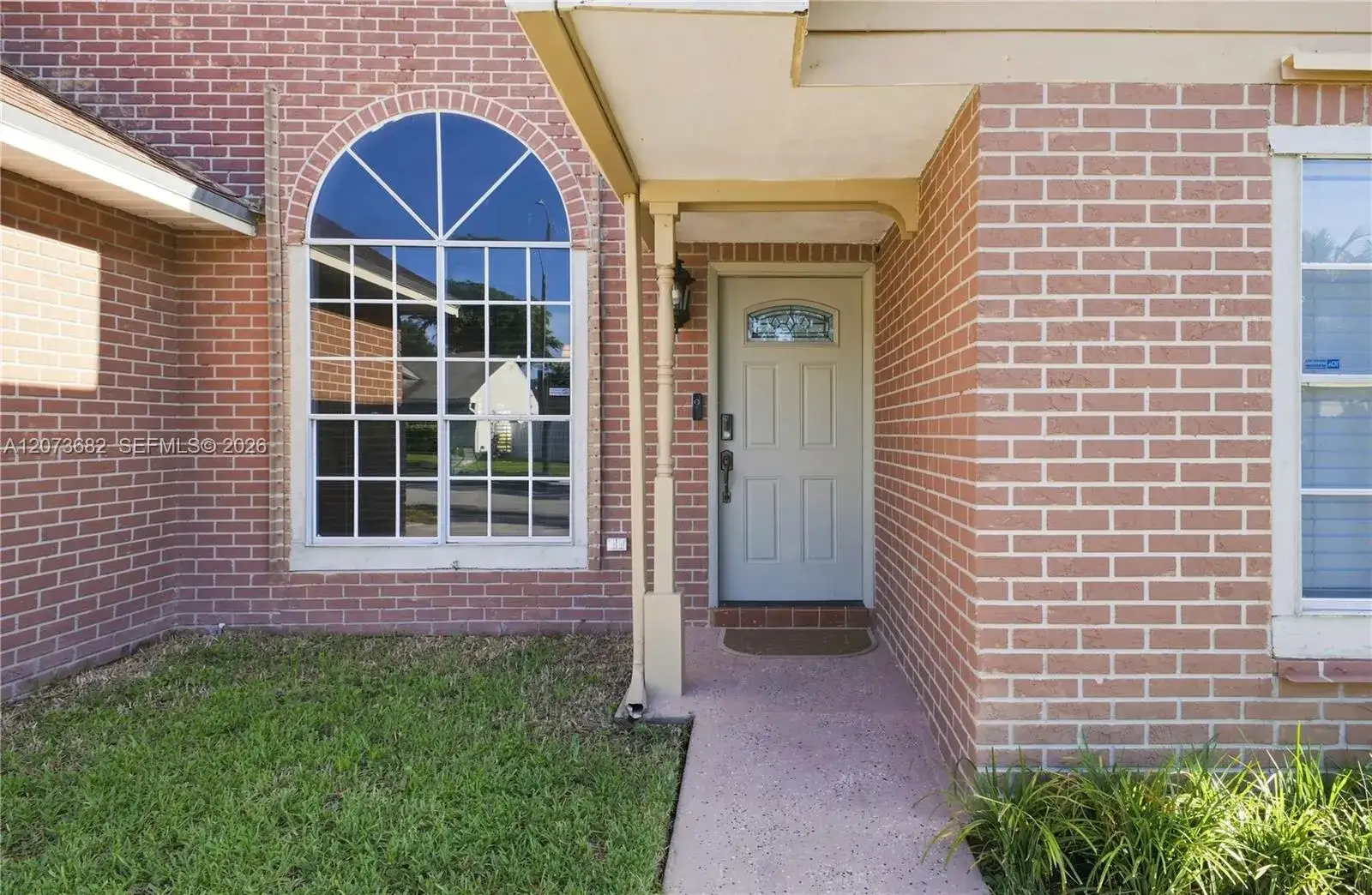 8635 SW 15th St, Pembroke Pines FL 33025 photo 2