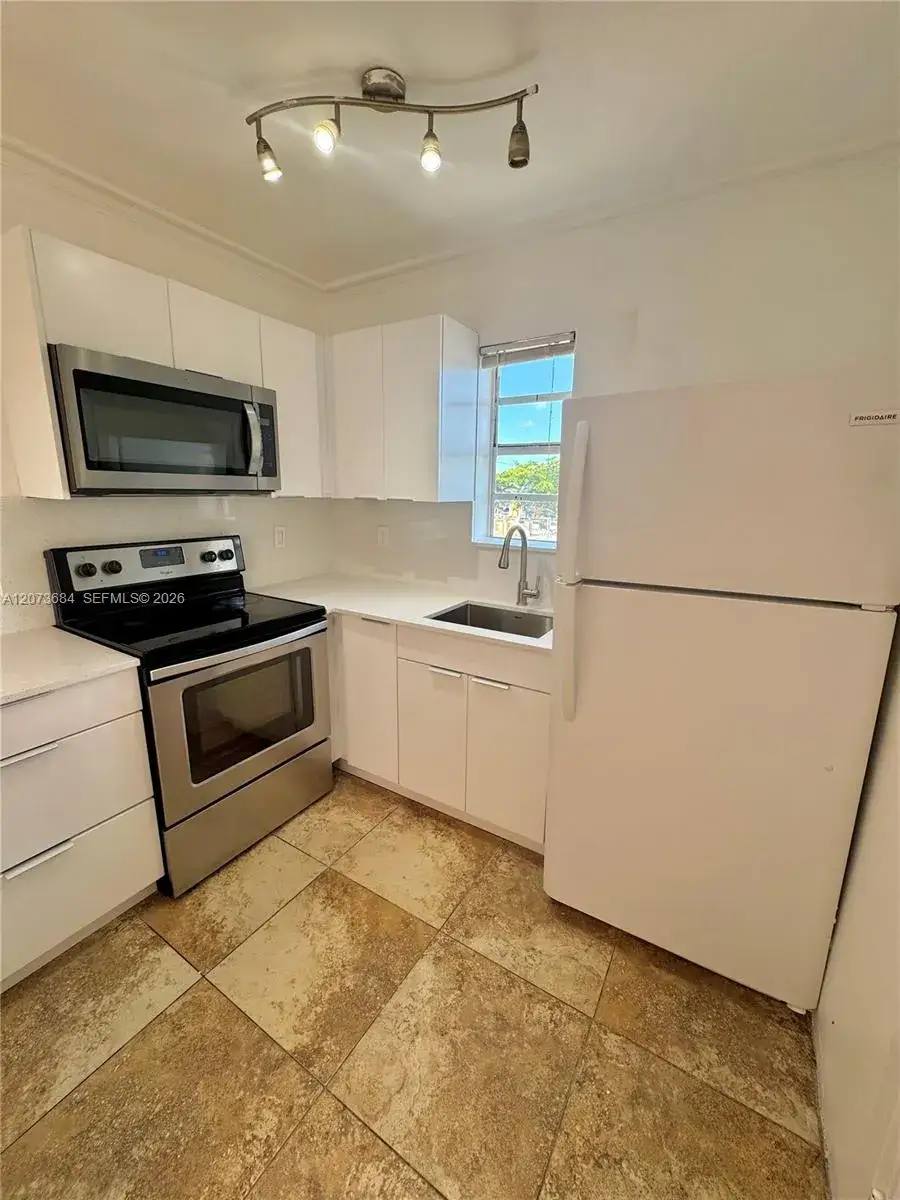 2 bedroom 1 bath Residential for sale at 1020 SW 7 th # 9, Miami FL 33130