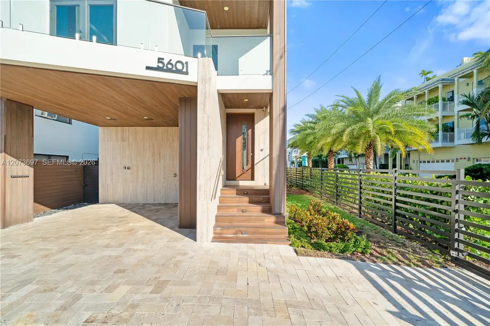 5601 N Ocean Dr, Hollywood FL 33019 photo 2