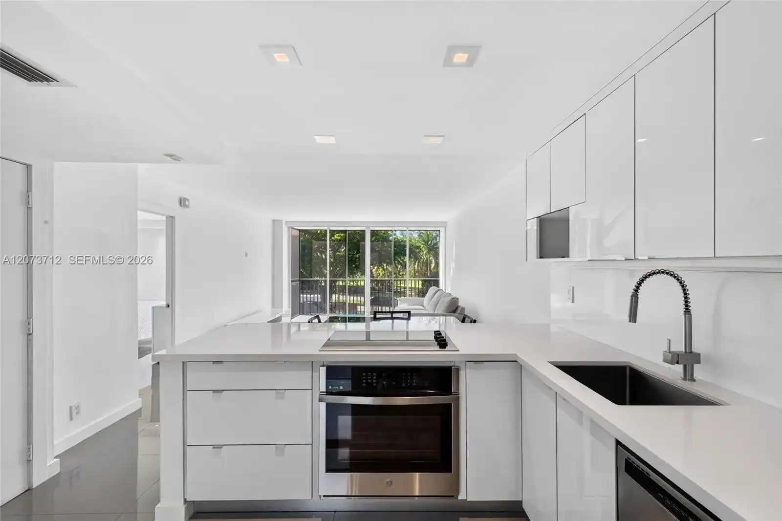 3301 N Country Club Dr # 310, Aventura FL 33180
