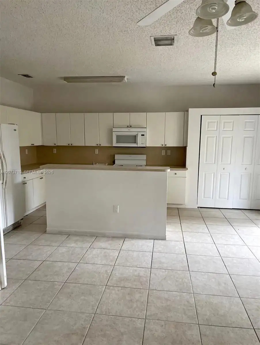 2357 SE 23rd Dr # 2357, Homestead FL 33035 photo 2