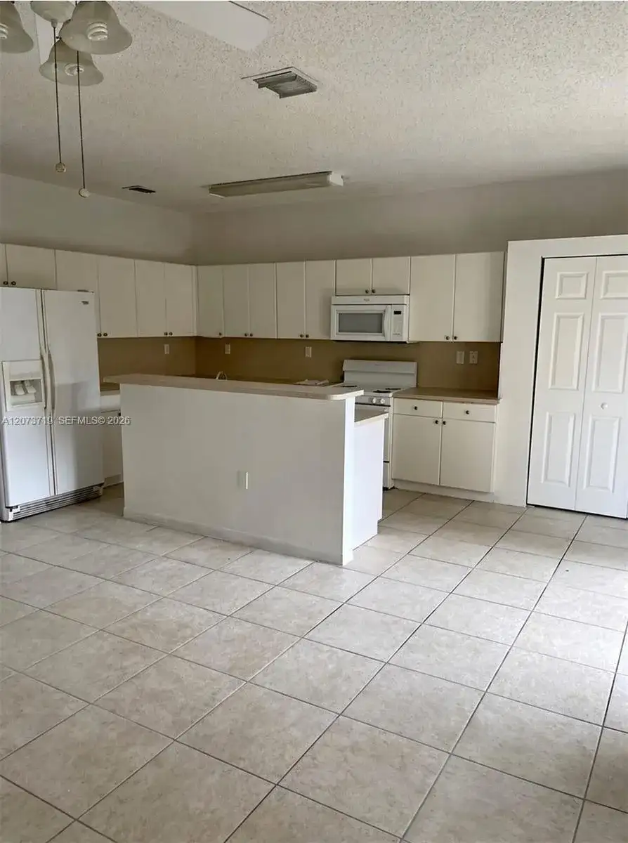 2357 SE 23rd Dr # 2357, Homestead FL 33035 photo 3