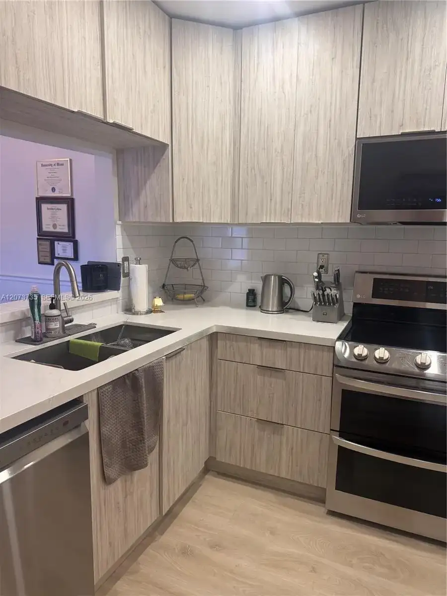 323 Navarre Ave # 301, Coral Gables FL 33134 photo 3