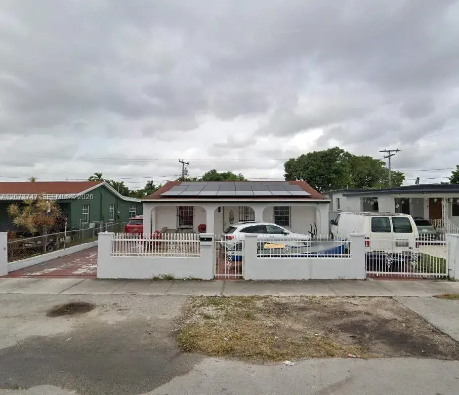 3627 NW 18th St, Miami FL 33125