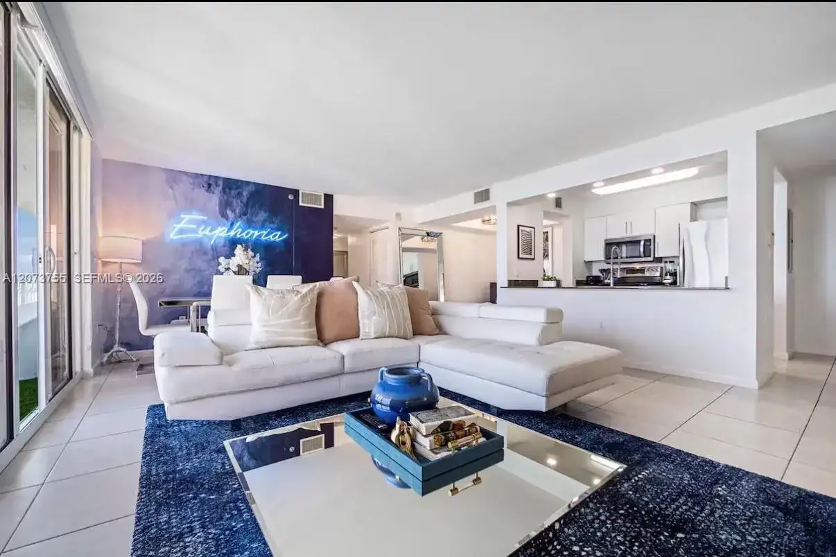 1200 Brickell Bay Dr # 4101, Miami FL 33131 photo 4
