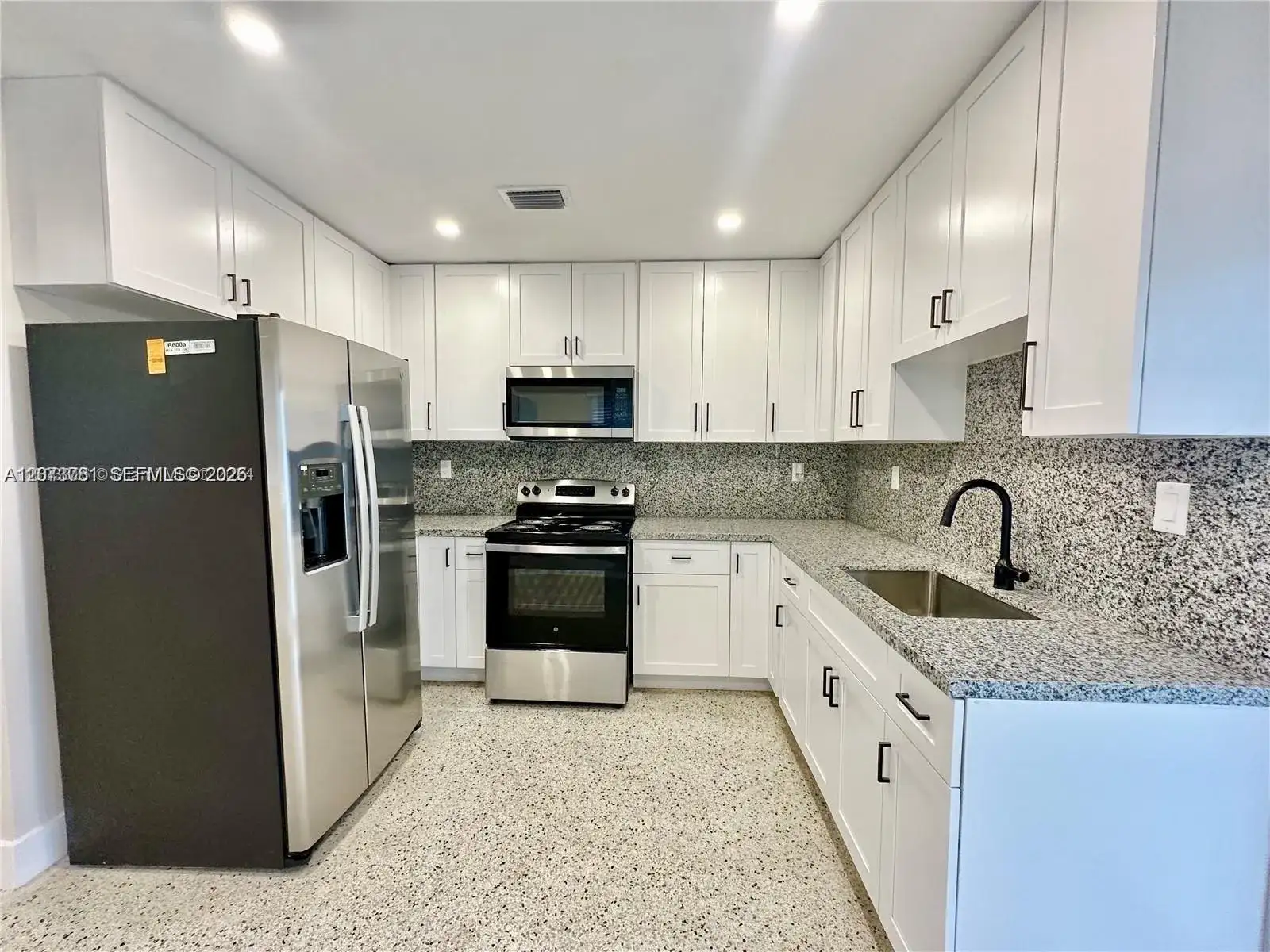 10302 NW 35th Ct, Miami FL 33147 photo 4