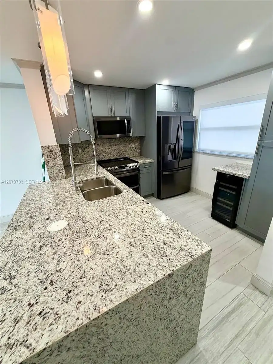 4000 NE 170th St # 207, North Miami Beach FL 33160 photo 2