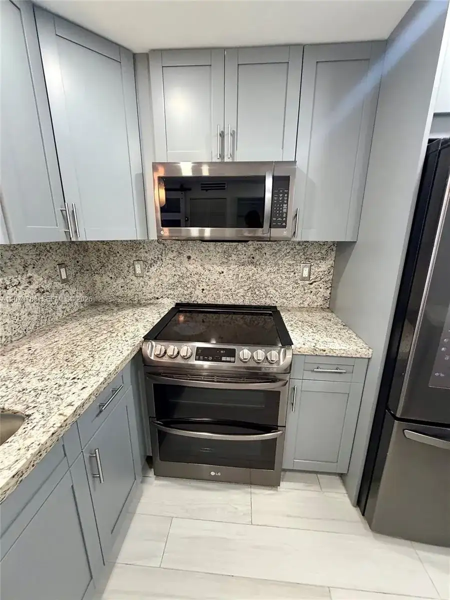 4000 NE 170th St # 207, North Miami Beach FL 33160 photo 3