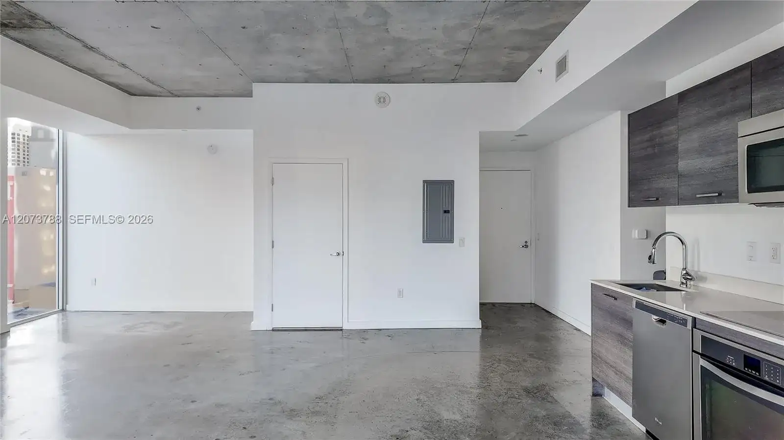 151 SE 1st St # 811, Miami FL 33131 photo 3