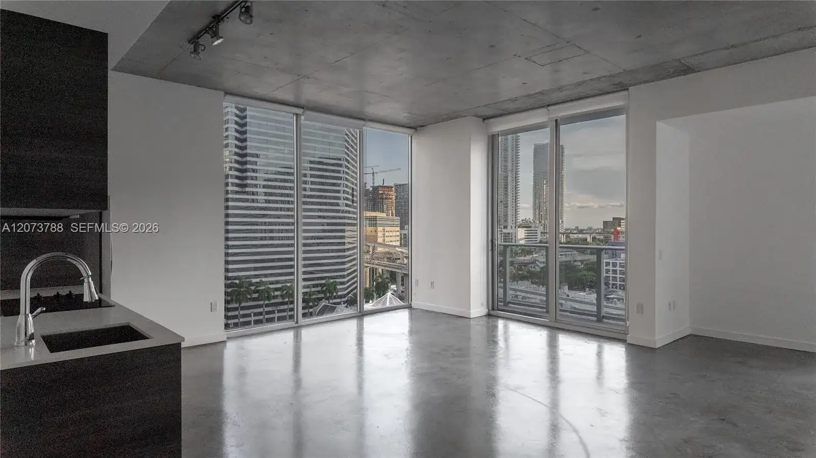 151 SE 1st St # 811, Miami FL 33131 photo 5