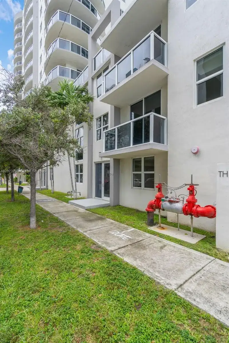 601 NE 23rd St, Miami FL 33137 photo 3