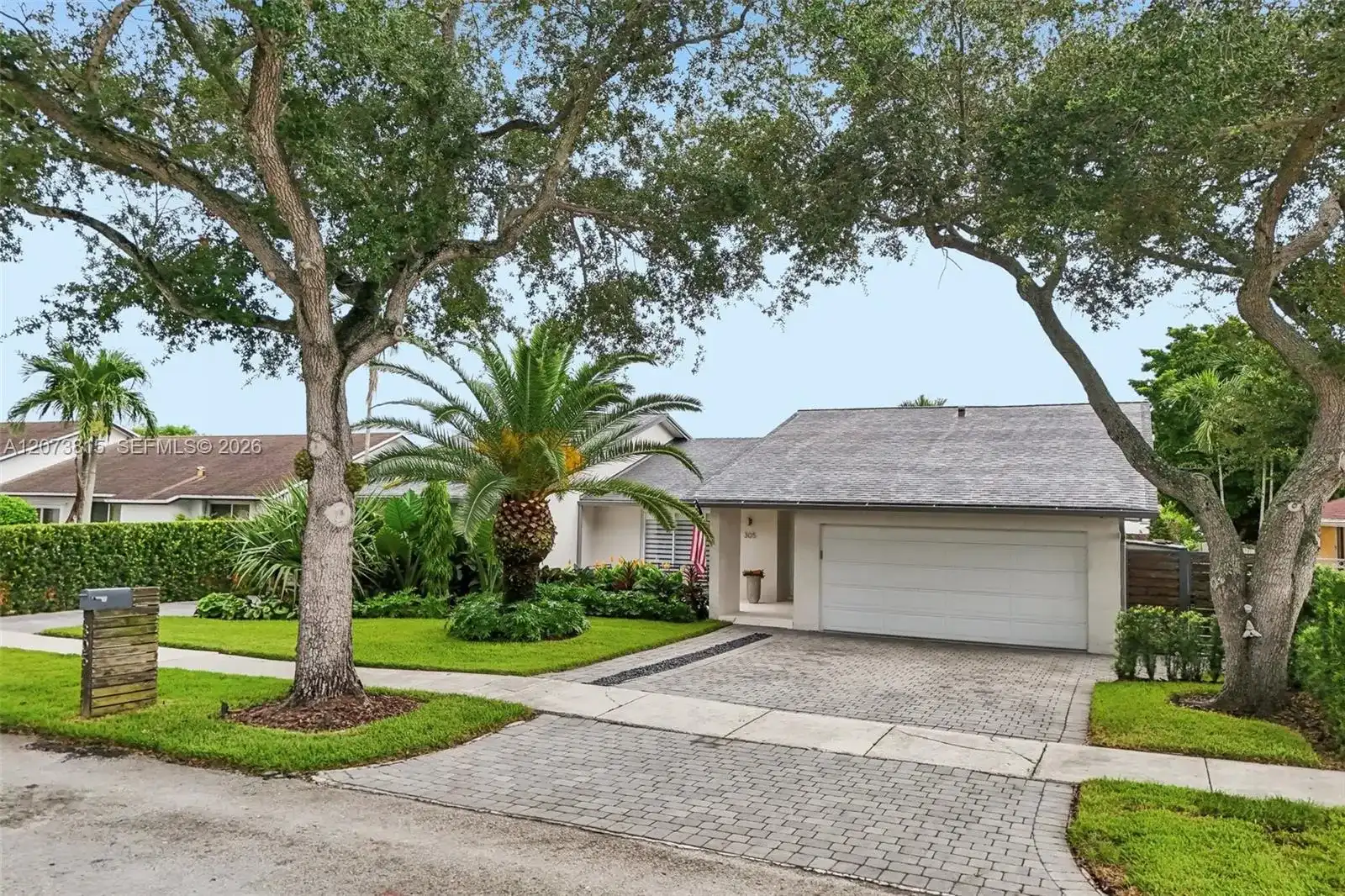 305 SW 134th Ct, Miami FL 33184