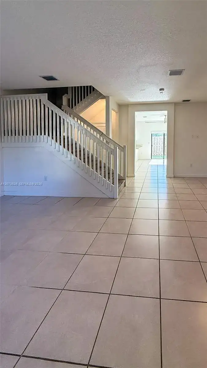 20800 NE 5th Ct, Miami FL 33179 photo 4