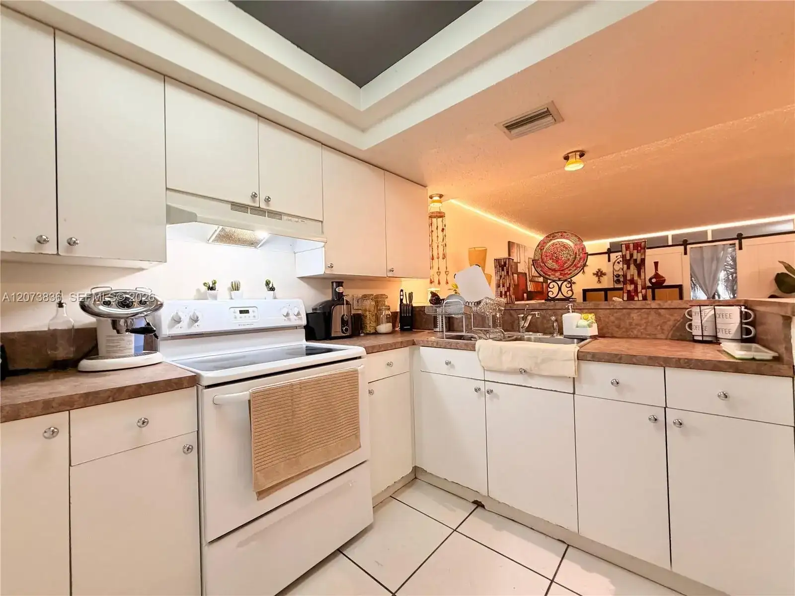 3730 Inverrary Dr # 1G, Lauderhill FL 33319 photo 2