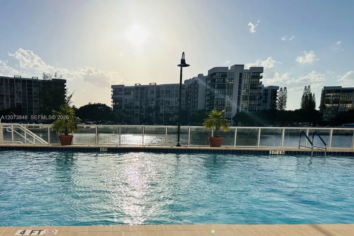 3000 S Ocean Dr # 1218, Hollywood FL 33019