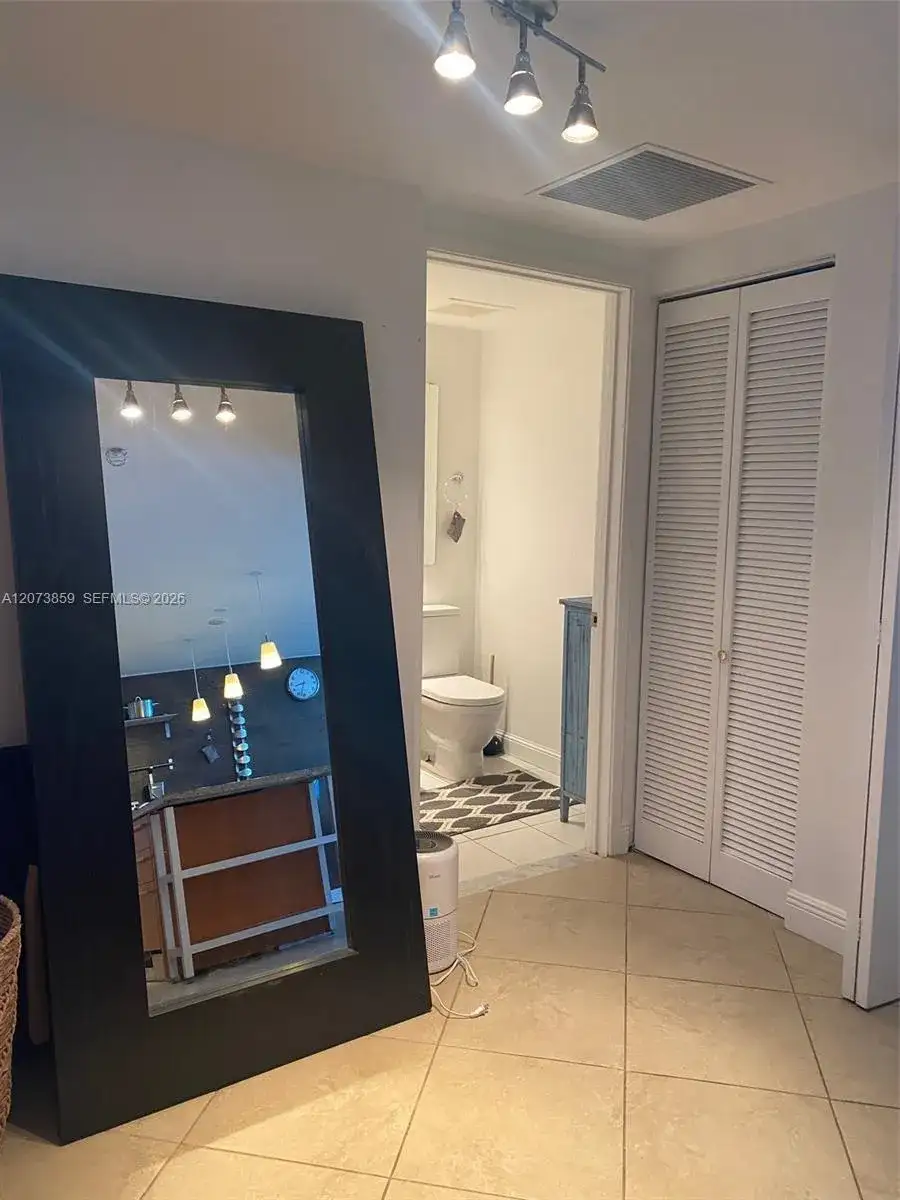 185 SW 7th St # 1607, Miami FL 33130 photo 3