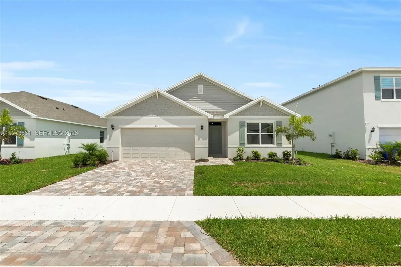 9082 Venetian Sq, Vero Beach FL 32966 photo 2