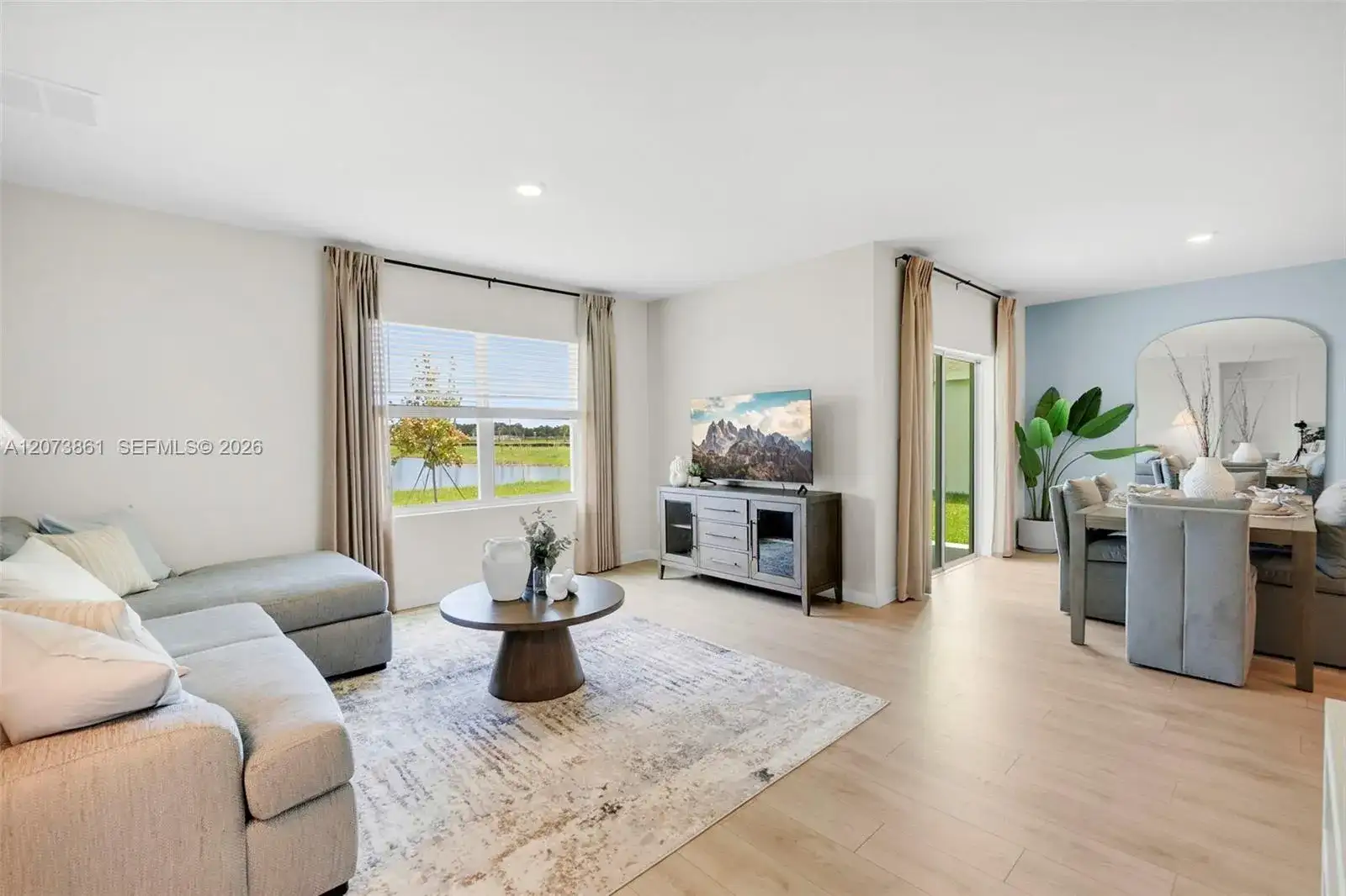 9082 Venetian Sq, Vero Beach FL 32966 photo 4