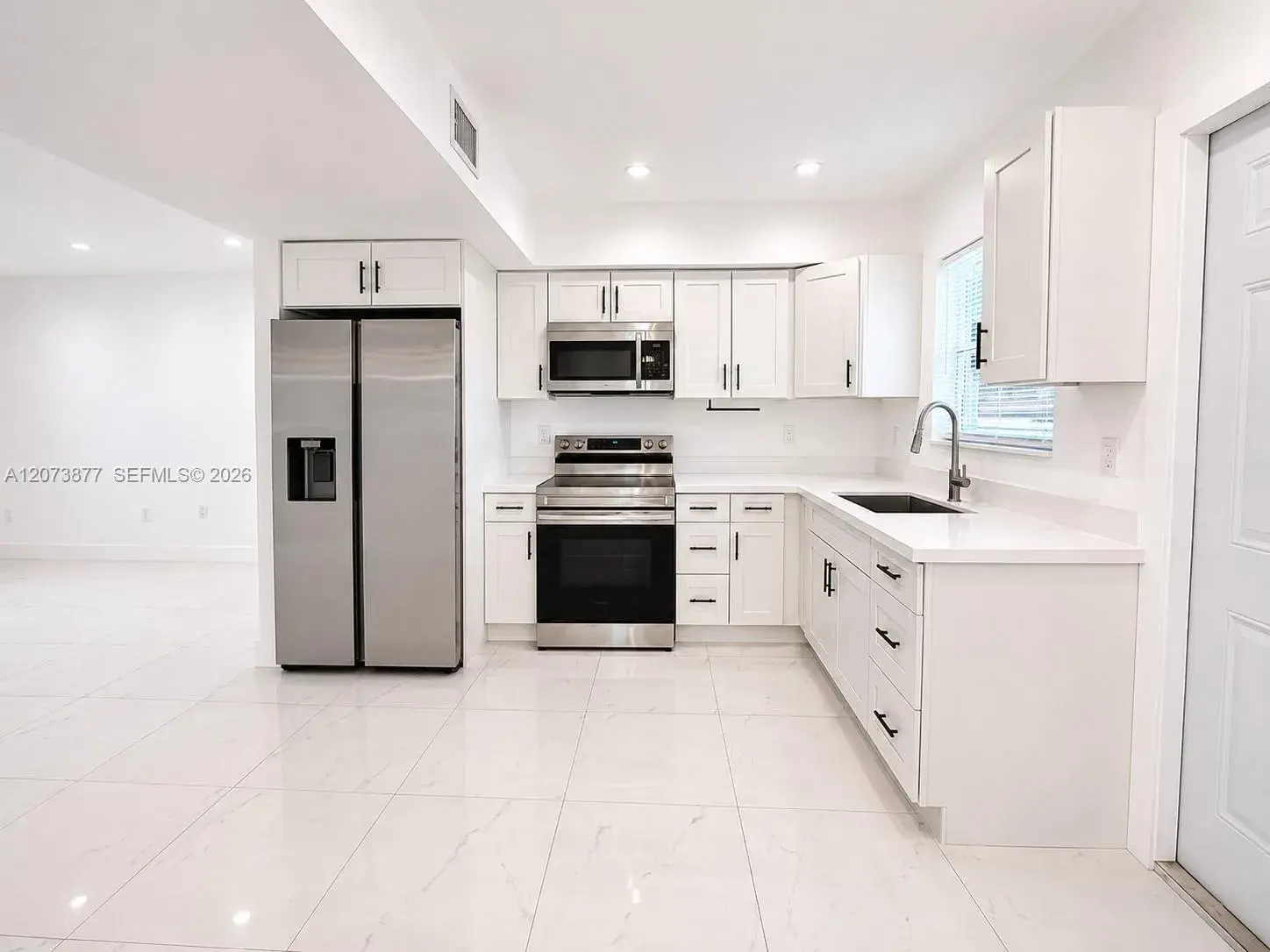 1800 NE 154th St, North Miami Beach FL 33162