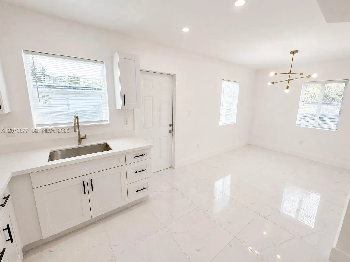 1800 NE 154th St, North Miami Beach FL 33162