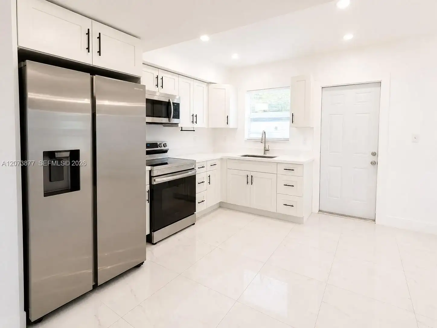 1800 NE 154th St, North Miami Beach FL 33162 photo 4