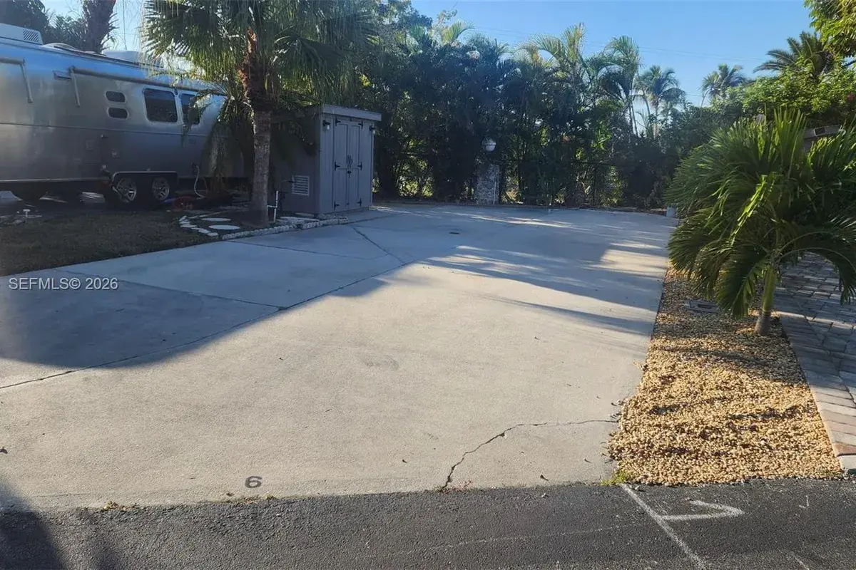 150 Smallwood Dr # 6, Other City - In The State Of Florida FL 34138