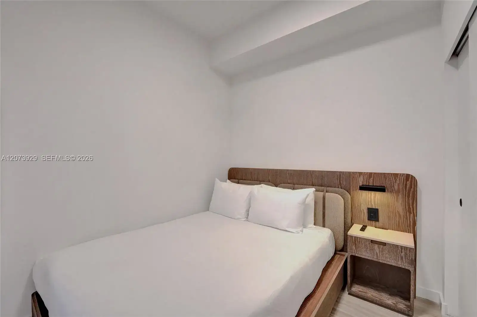 580 72nd St # 1511, Miami Beach FL 33141 photo 4