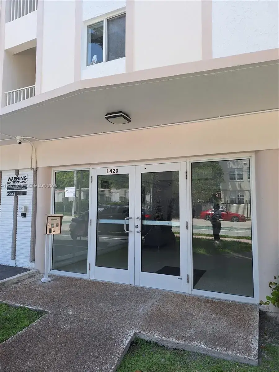 1420 Pennsylvania Ave # 409, Miami Beach FL 33139