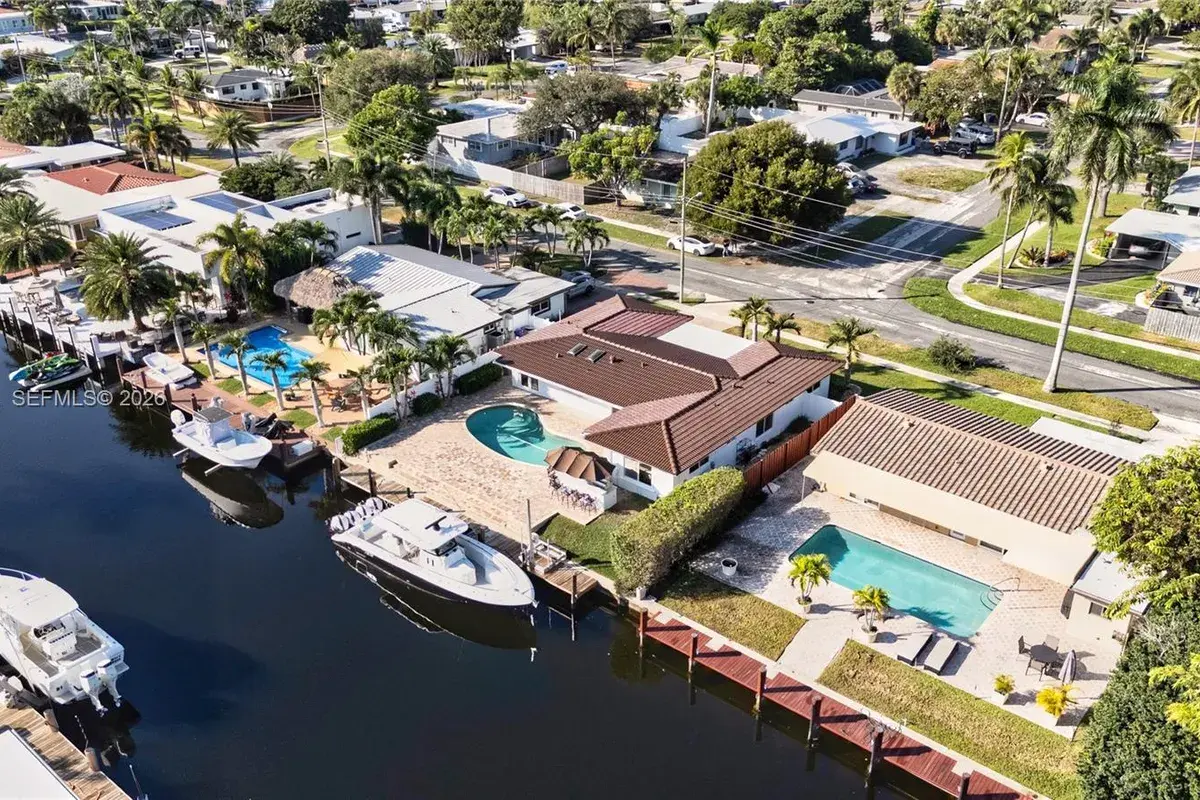 800 SE 3rd Ter, Pompano Beach FL 33060