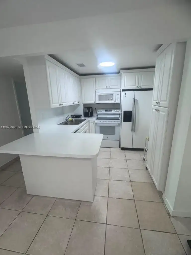 1913 S Ocean Dr # 422, Hallandale Beach FL 33009 photo 2
