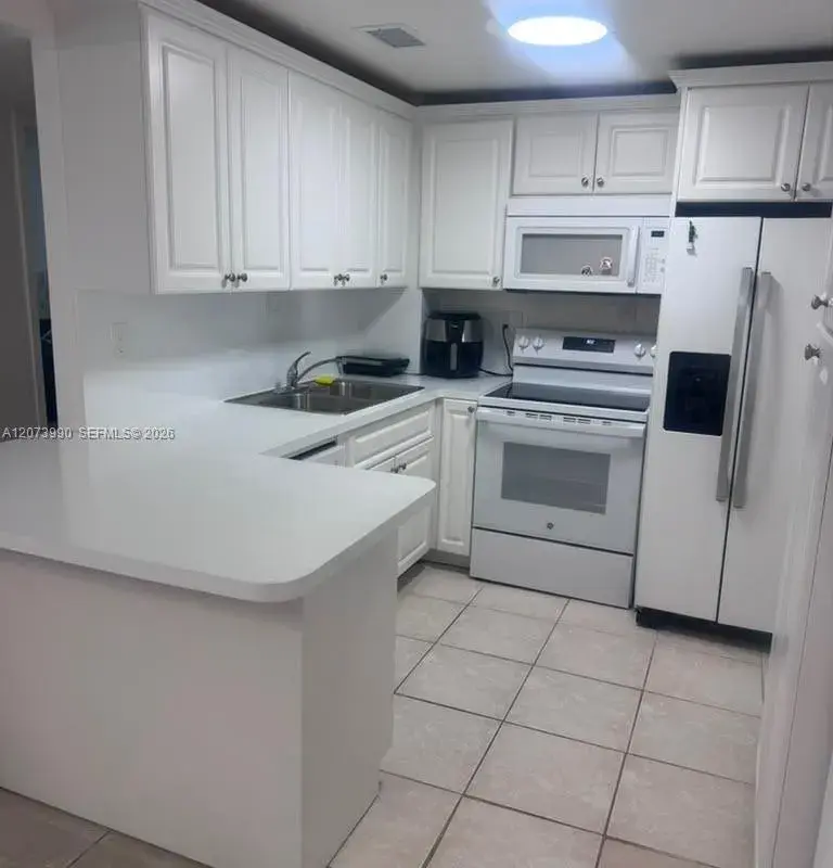 1913 S Ocean Dr # 422, Hallandale Beach FL 33009