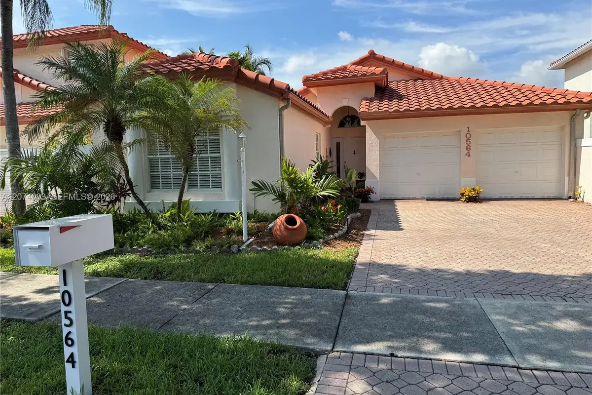 10564 NW 57th St, Doral FL 33178