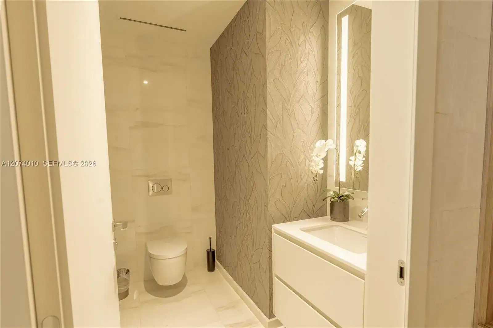 300 Biscayne Boulevard Way # 3109W, Miami FL 33131 photo 4