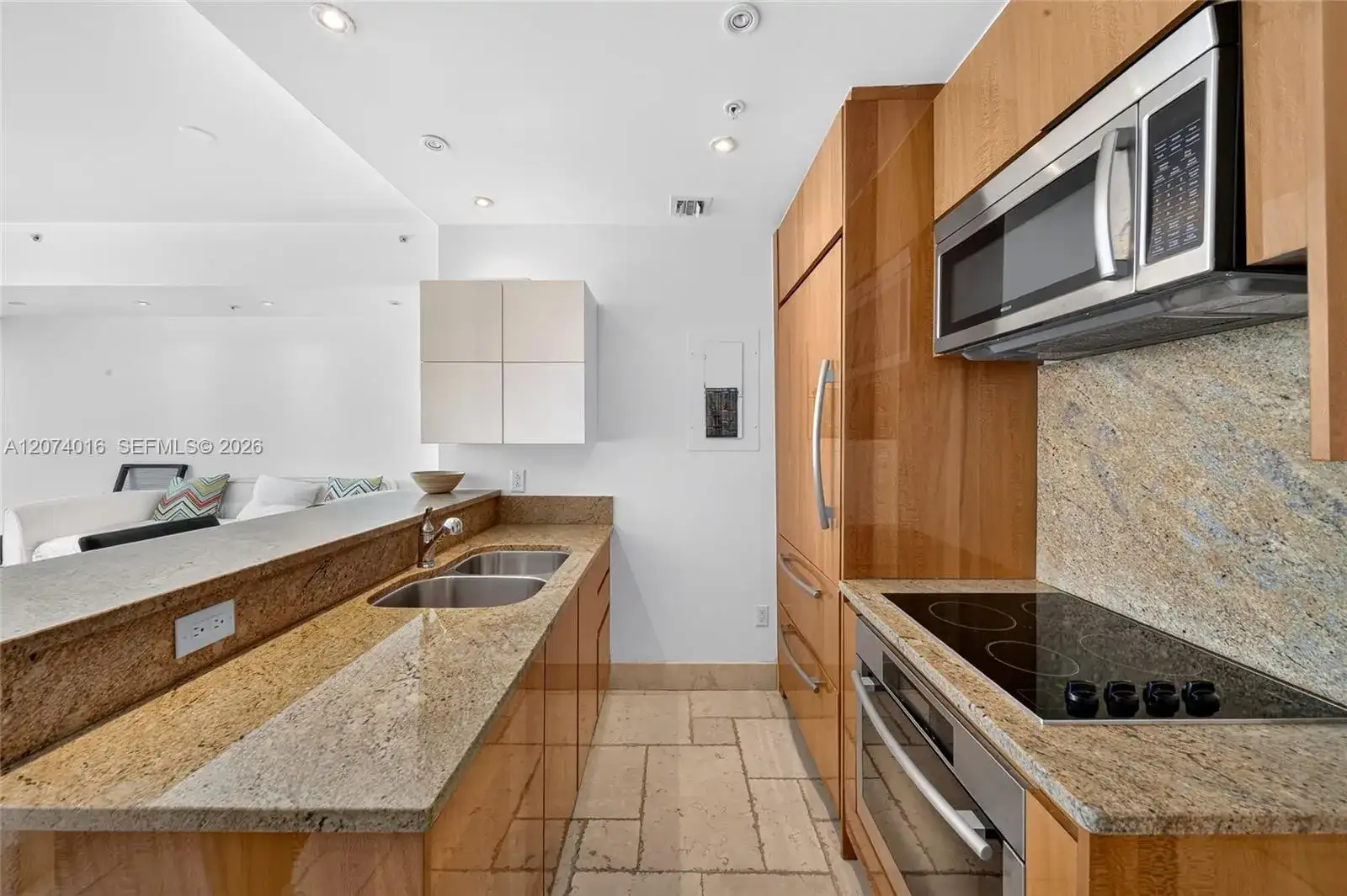 50 S Pointe Dr # 504, Miami Beach FL 33139 photo 4