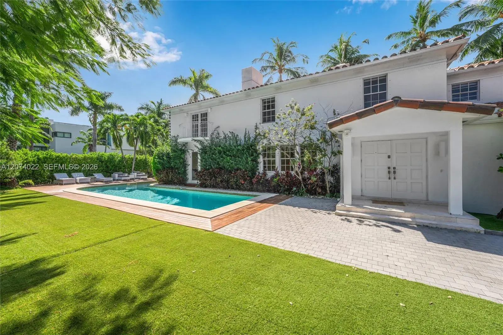 140 N Hibiscus Dr, Miami Beach FL 33139