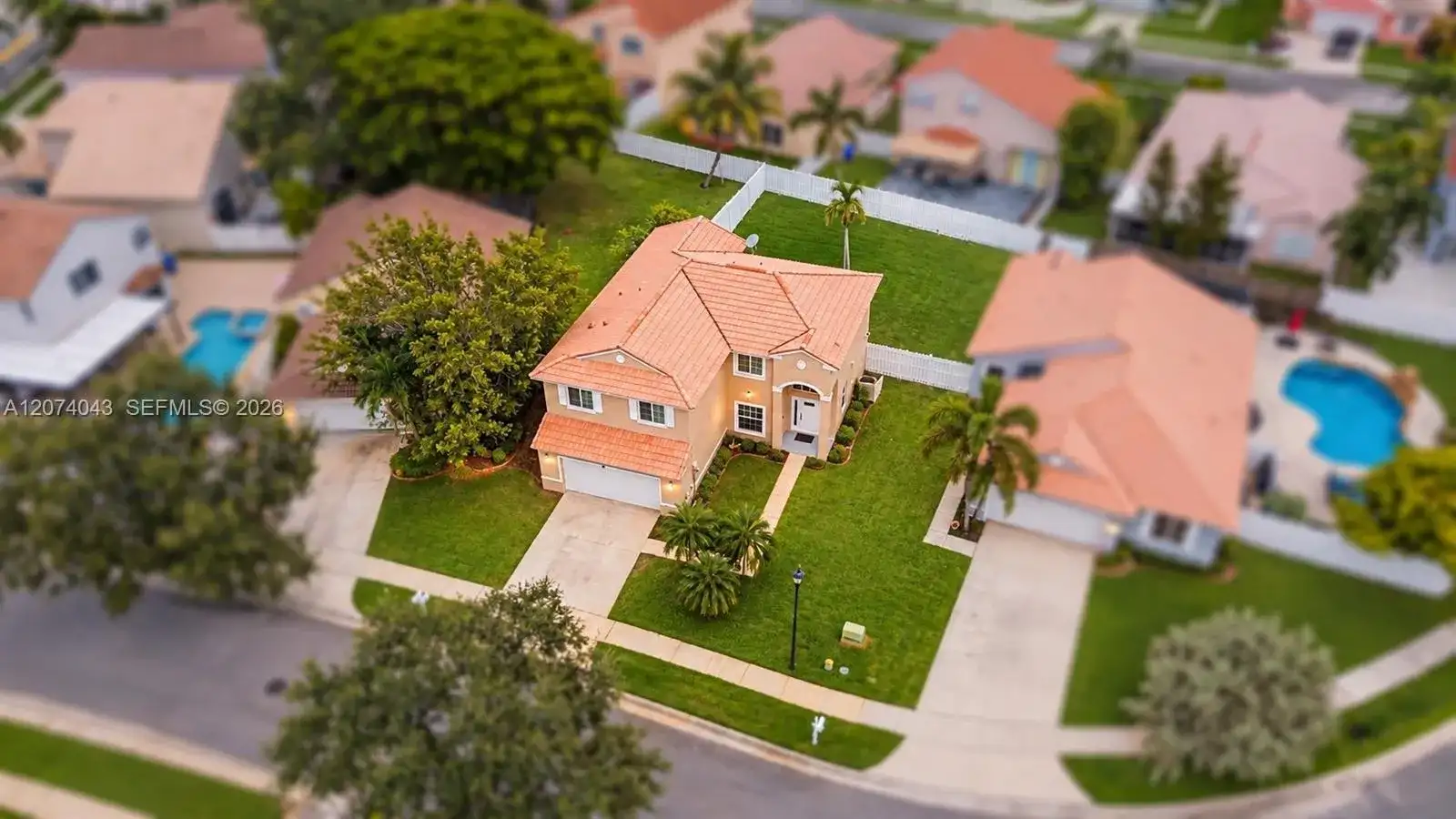18961 NW 10th Ter, Pembroke Pines FL 33029 photo 2