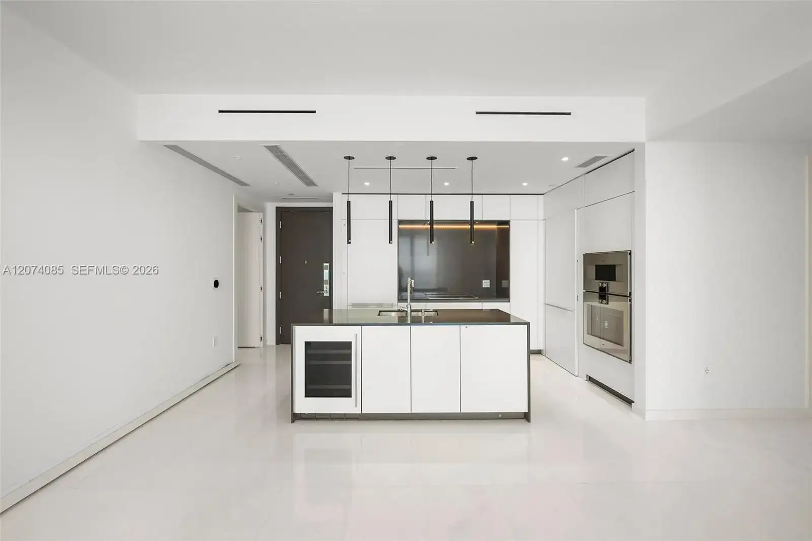 300 Biscayne Blvd Way # 4605, Miami FL 33131 photo 2
