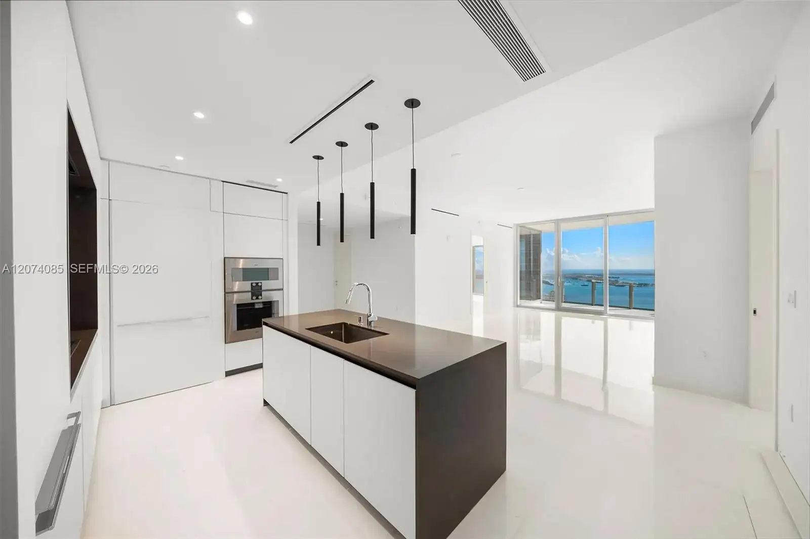 300 Biscayne Blvd Way # 4605, Miami FL 33131 photo 3