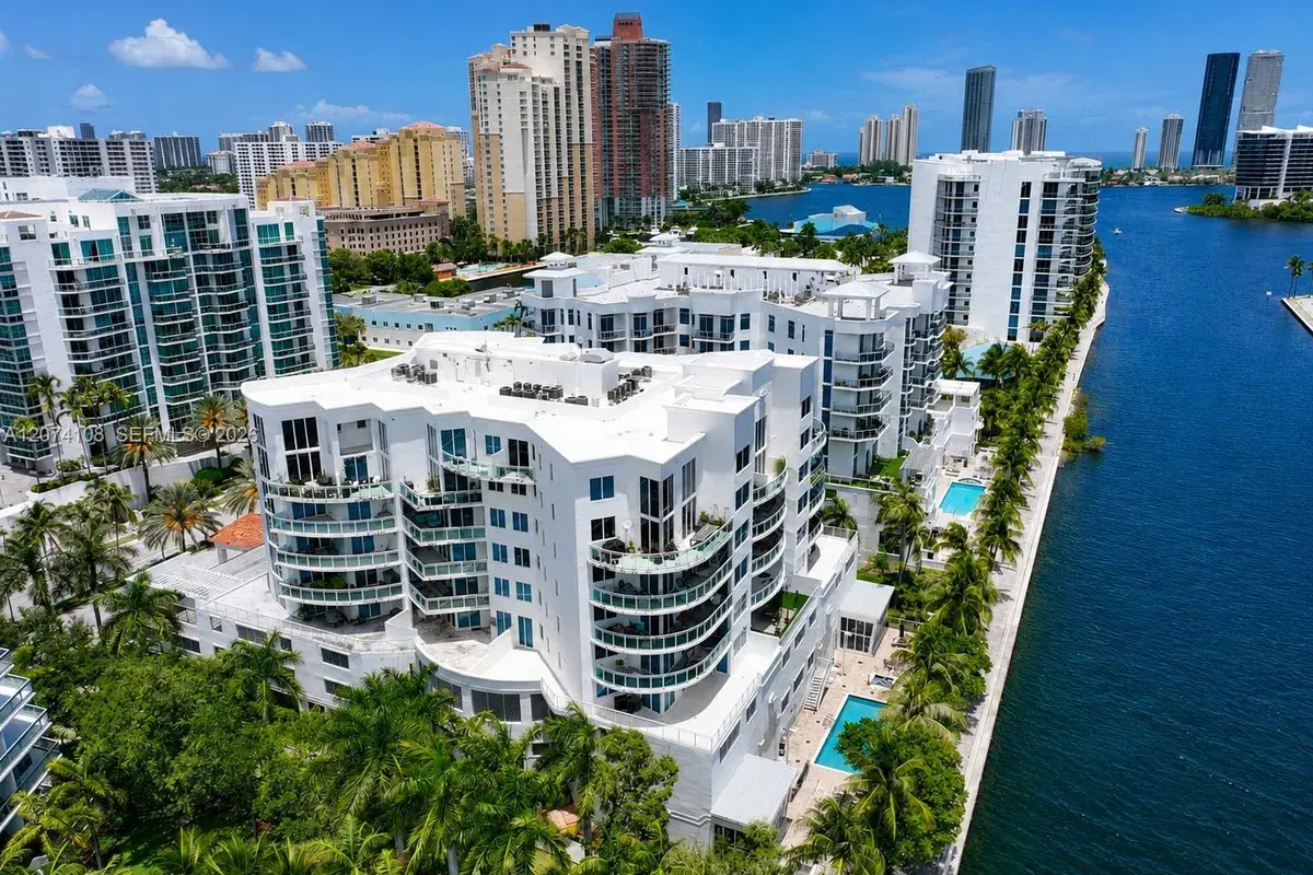 3000 NE 188th St # 709, Aventura FL 33180