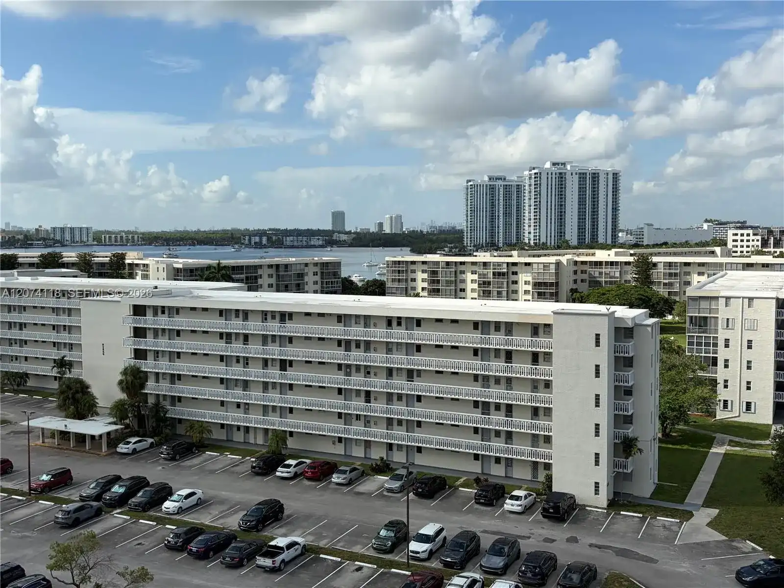 18011 Biscayne Blvd # 905, Aventura FL 33160