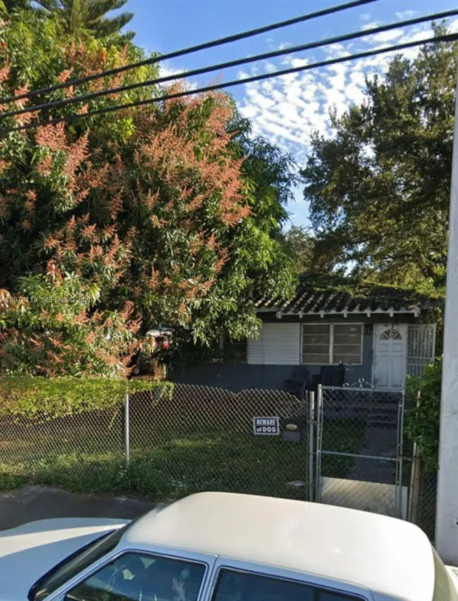 3300 NW 50th St, Miami FL 33142