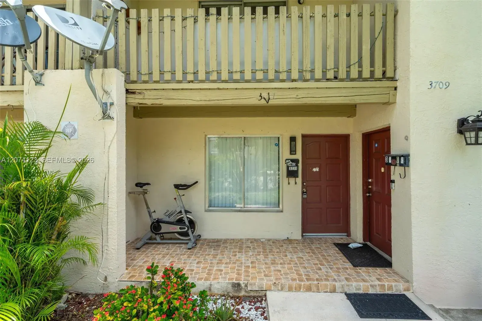3711 Riverside Dr, Coral Springs FL 33065