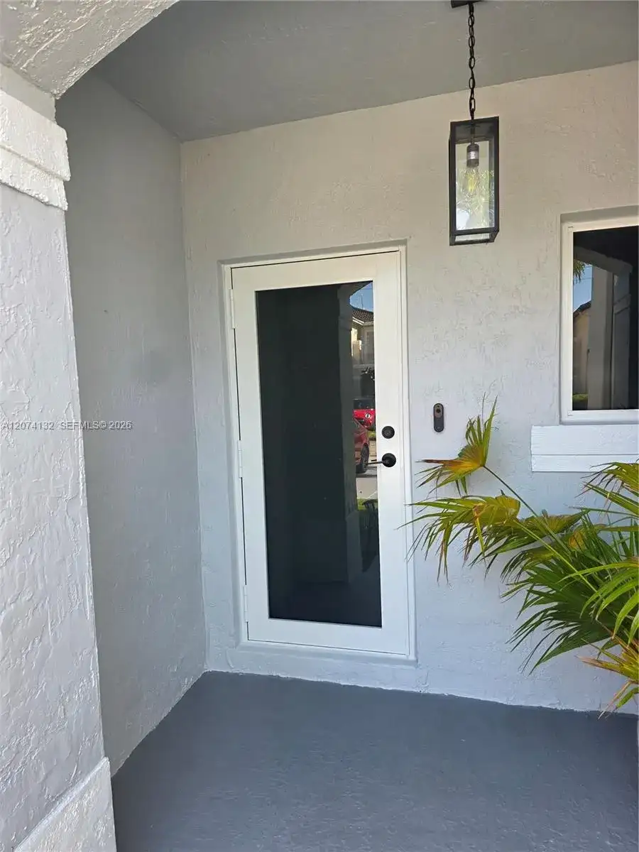 16011 SW 87th Ter, Miami FL 33193 photo 4