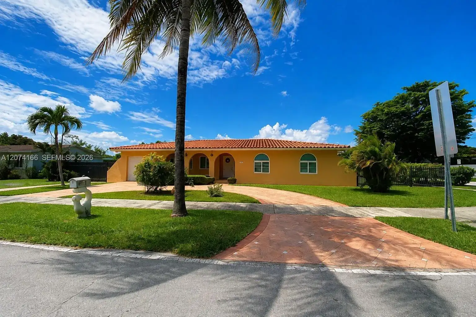 9461 SW 62nd St, Miami FL 33173 photo 2