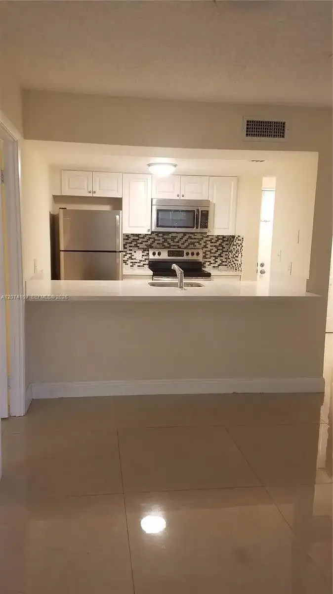 8100 Geneva Ct # 438, Doral FL 33166 photo 3
