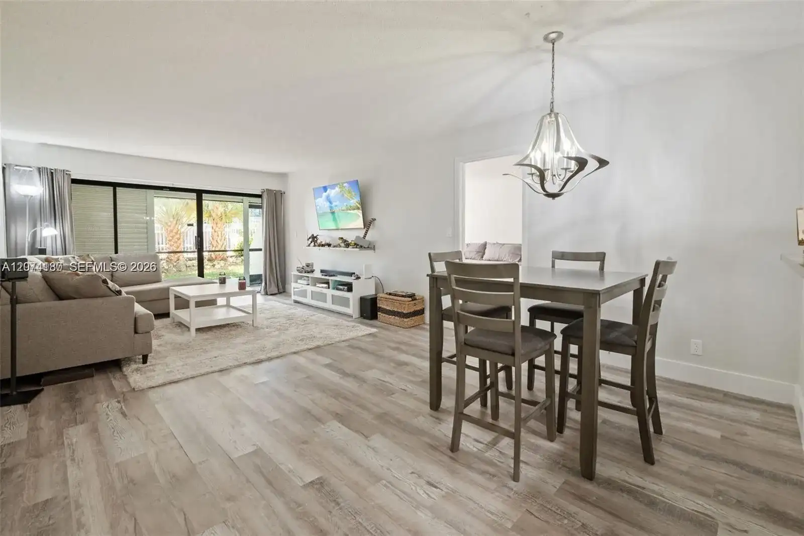 301 Racquet Club Rd # 104, Weston FL 33326